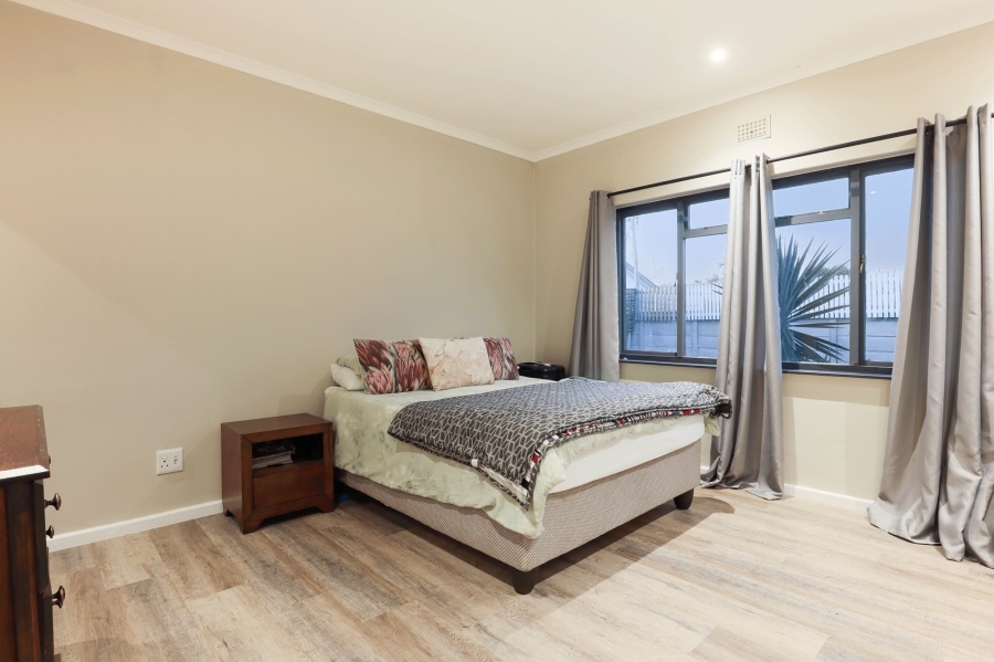 3 Bedroom Property for Sale in Bothasig Western Cape